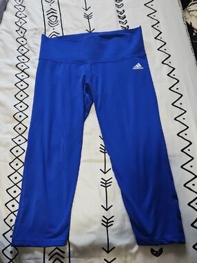 191. Adidas Blue Capri Leggings with Logo